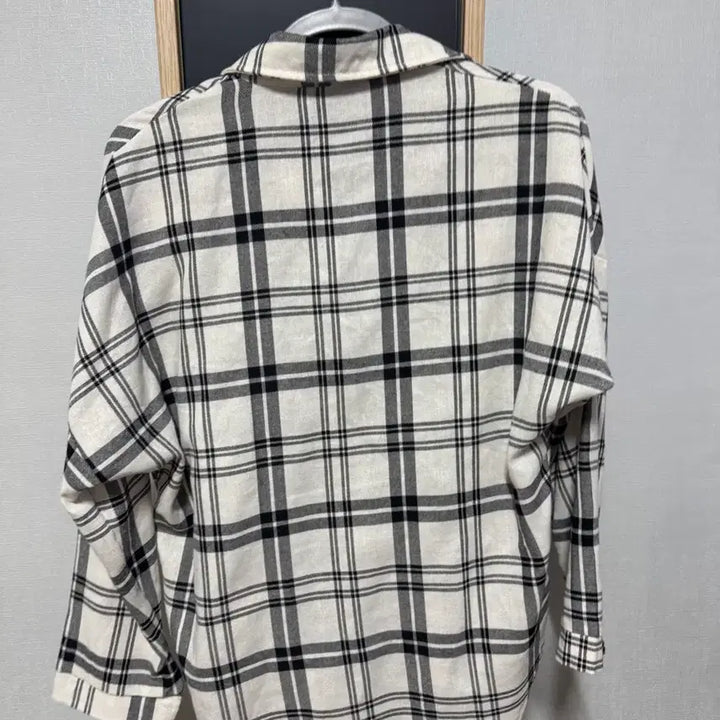 [BUNJANG] Black and White Checkered Shirt / 화이트 블랙 체크 셔츠