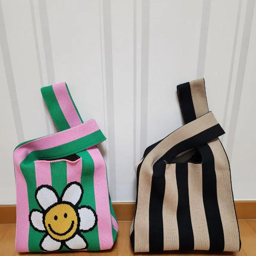 [BUNJANG] Knit Handbag (Pink Stripe Smile) / 새상품) 니트 손가방(핑크 스트라이프 스마일)