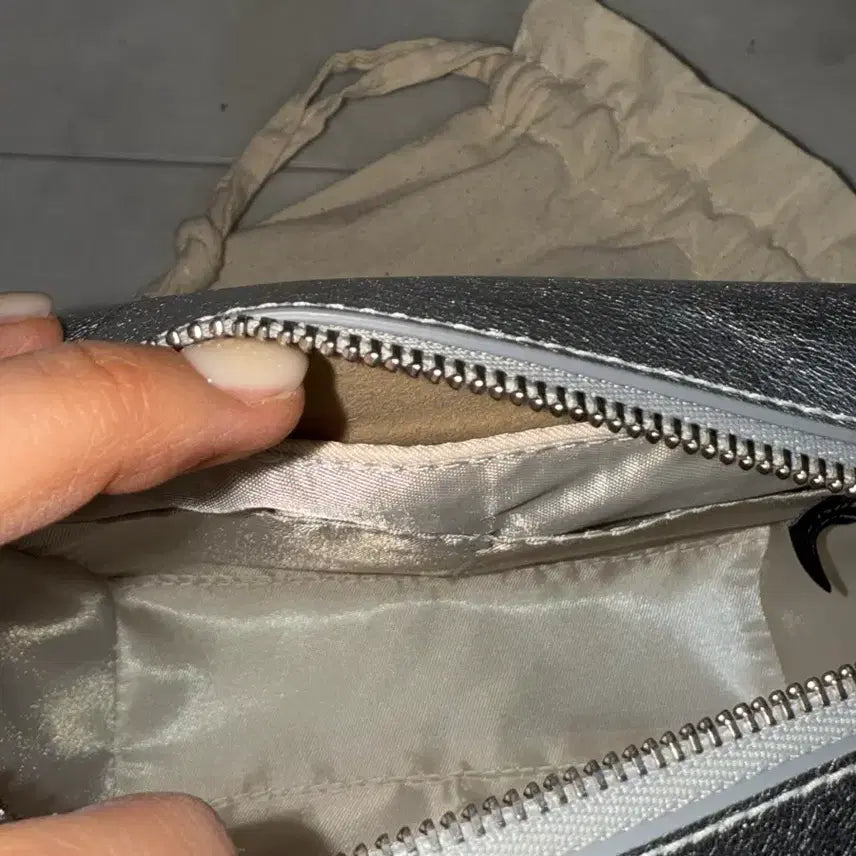[BUNJANG] Minitmute Brett Mini Silver Bag / 미닛뮤트 브렛 미니 실버