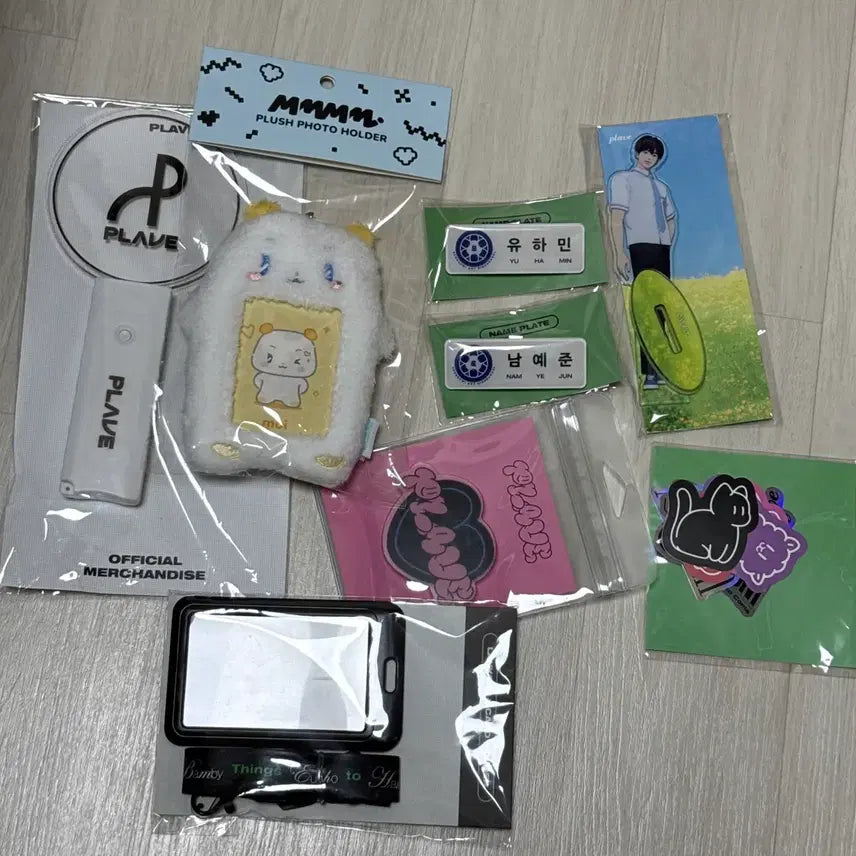 [BUNJANG] PLAVE YEOREUM Acrylic Stand, GripTok, Lanyard, Temporary Lightstick / 플레이브 명찰 육여름 아크릴 스탠드 그립톡 랜야드 임시응원봉