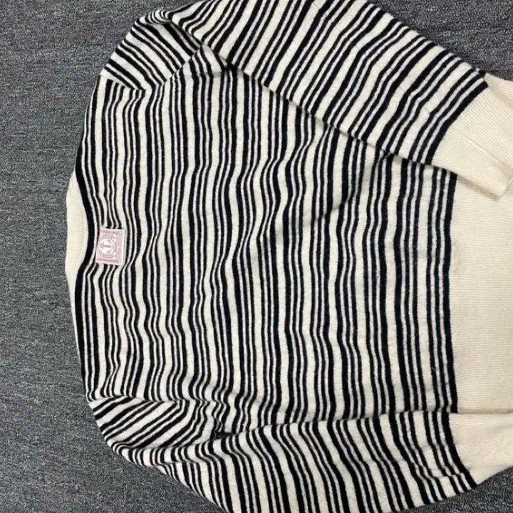 [BUNJANG] WAYV Henly Neck Knit / 웨이비니스 스트라이프 헨리넥 니트 1