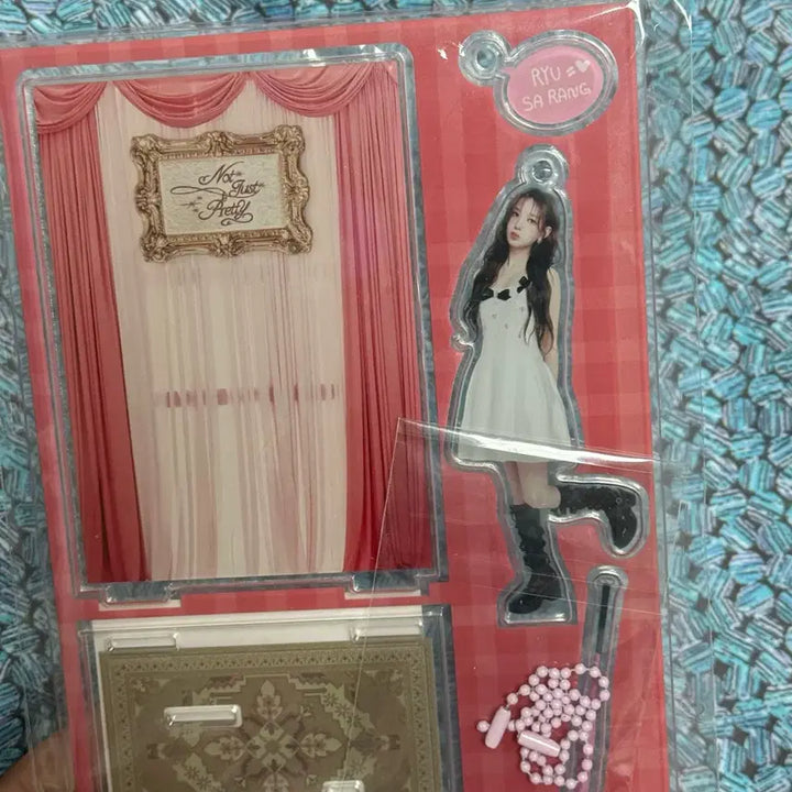 [BUNJANG] Iz*One Yujin Acrylic Stand Keyring / 이즈나 팬콘 엠디 유사랑 아크릴 스탠드 키링