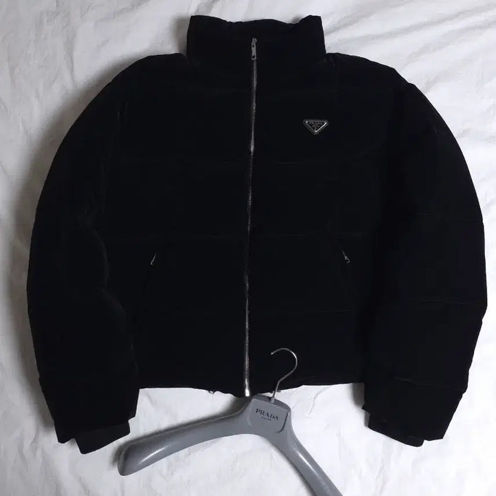 [BUNJANG] Prada Velvet Padded Jacket / [L] 프라다 벨벳 패딩 블랙(SGC407)
