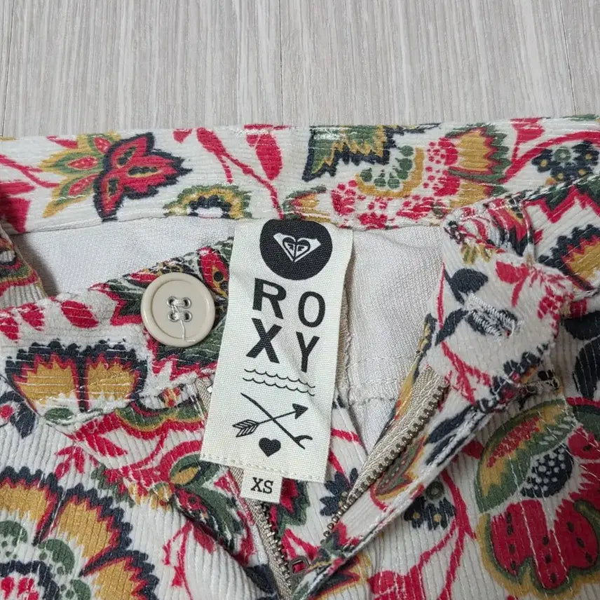[BUNJANG] Roxy Floral Pattern Cargo Corduroy Pants / ROXY 카고골덴바지 여성팬츠[새상품]