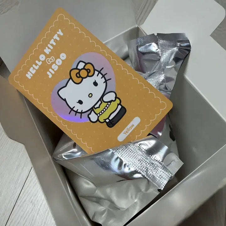 [BUNJANG] Jisoo x Hello Kitty Plush Keyring Yellow / 지수x헬로키티 플러시 키링 옐로우