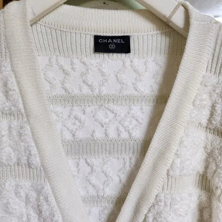 [BUNJANG] Chanel White Knit Cardigan / 샤넬 화이트 니트 가디건