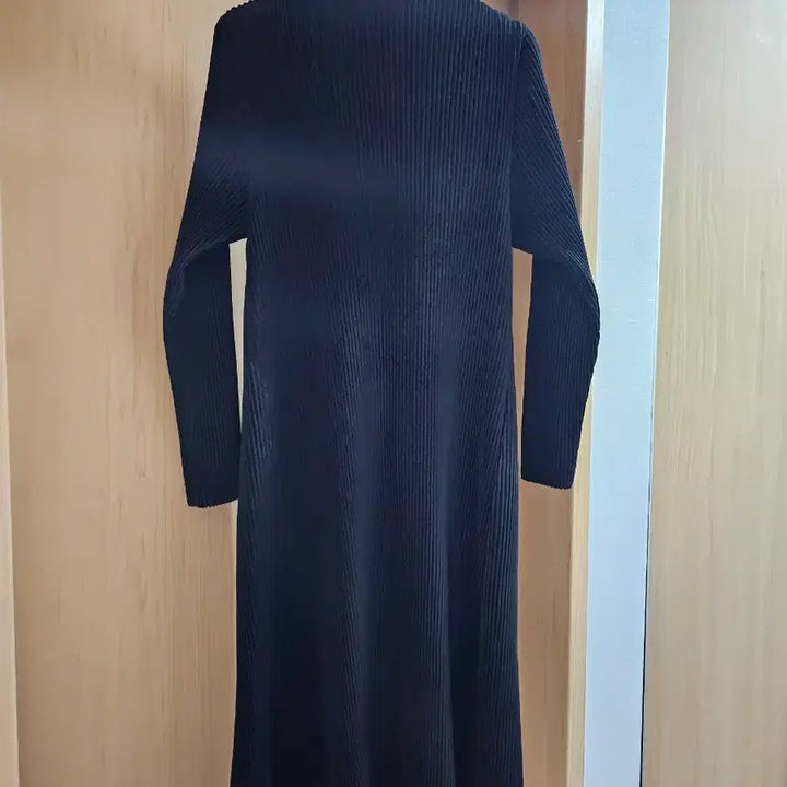 [BUNJANG] ORANGE PLEATS Long Pleated Coat Black / sale플리츠 롱 코트 블랙 .새제품