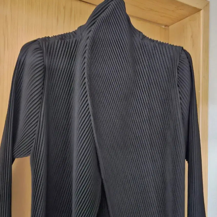 [BUNJANG] ORANGE PLEATS Long Pleated Coat Black / sale플리츠 롱 코트 블랙 .새제품