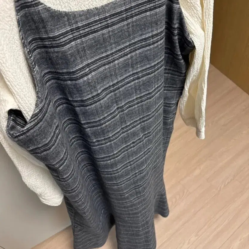 [BUNJANG] Designer Mermaid Line Sleeveless Dress / 미사용 디자이너 브랜드 머메이드 라인 나시 원피스 667788 정