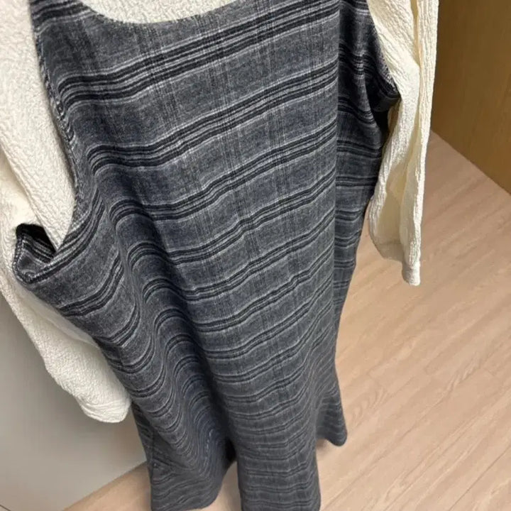 [BUNJANG] Designer Mermaid Line Sleeveless Dress / 미사용 디자이너 브랜드 머메이드 라인 나시 원피스 667788 정