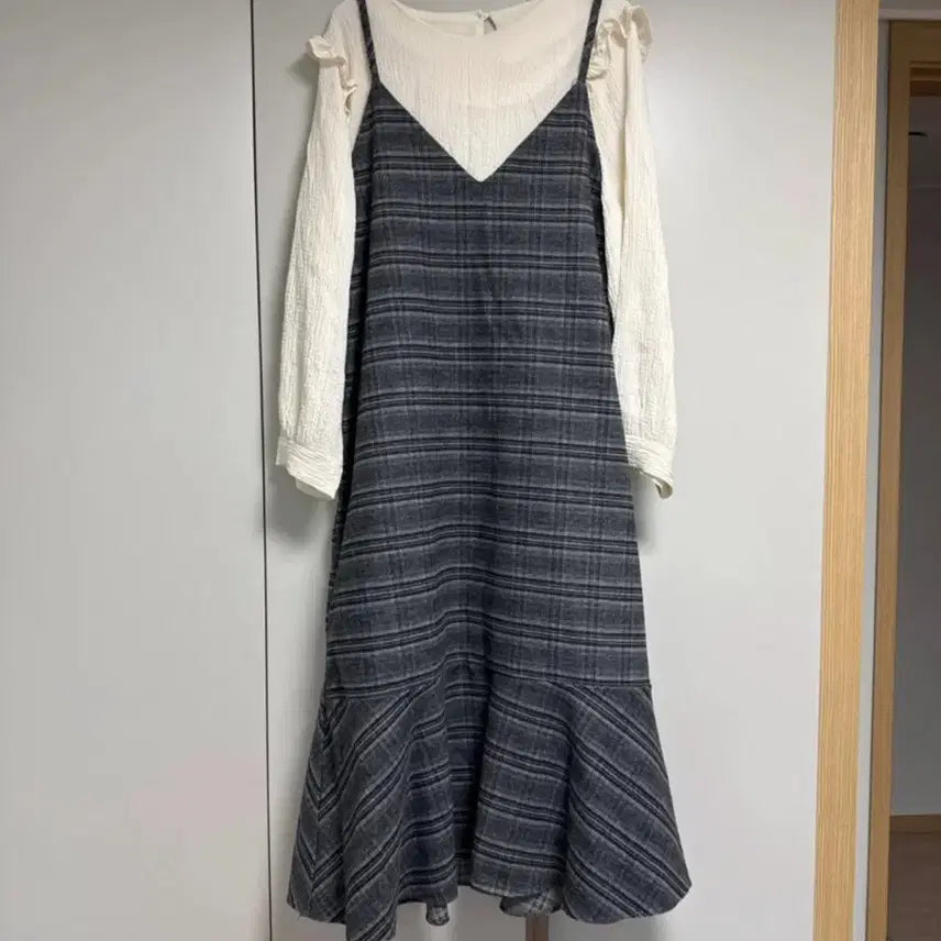 [BUNJANG] Designer Mermaid Line Sleeveless Dress / 미사용 디자이너 브랜드 머메이드 라인 나시 원피스 667788 정