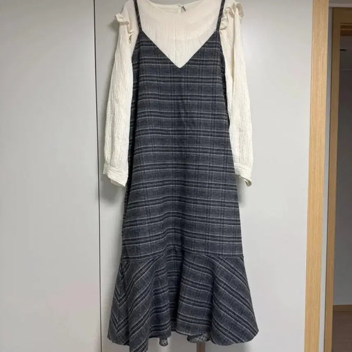 [BUNJANG] Designer Mermaid Line Sleeveless Dress / 미사용 디자이너 브랜드 머메이드 라인 나시 원피스 667788 정