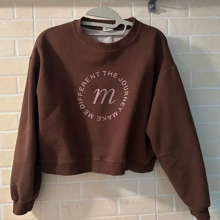 [BUNJANG] Miromiro Brown Crop Sweatshirt / miromiro 미로미로 브라운 맨투맨 티셔츠