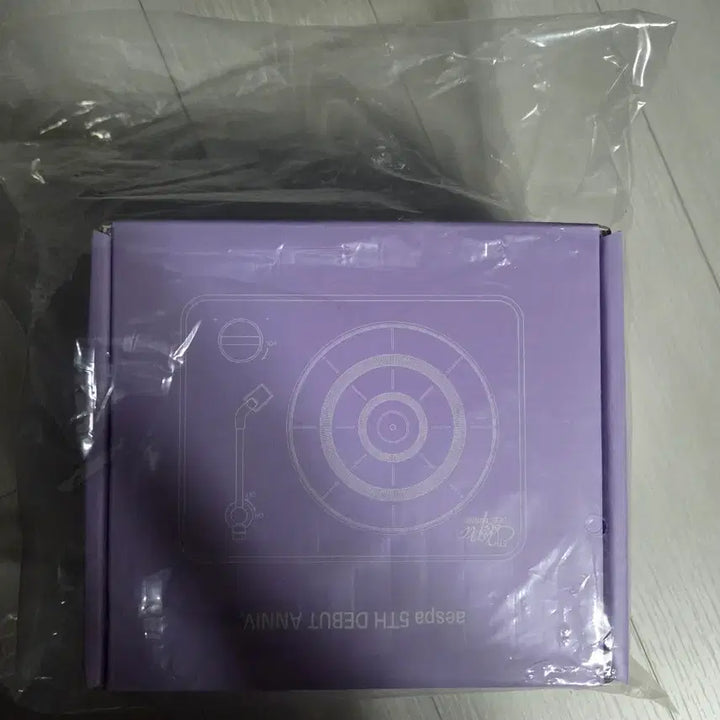 [BUNJANG] Aespa Winter 5th Anniversary Bluetooth Speaker / [미개봉] 에스파 5주년 블루투스 스피커 윈터 버전(포카 있음)