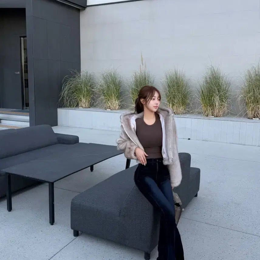 [BUNJANG] Imported Beige Hooded Fur Jacket / 새상품.수입의류)베이지 후드 퍼 자켓