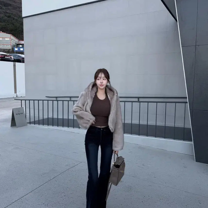 [BUNJANG] Imported Beige Hooded Fur Jacket / 새상품.수입의류)베이지 후드 퍼 자켓