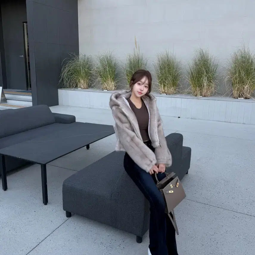 [BUNJANG] Imported Beige Hooded Fur Jacket / 새상품.수입의류)베이지 후드 퍼 자켓