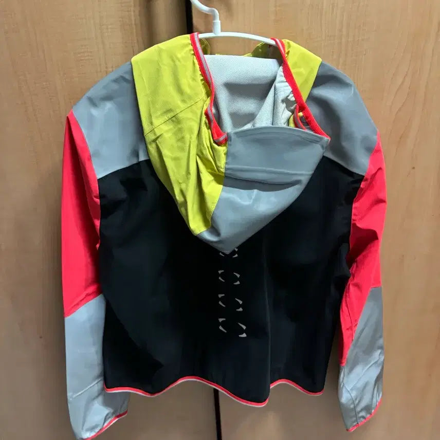 [SOLD OUT] 여성M) 언더아머 헤일로 자켓
