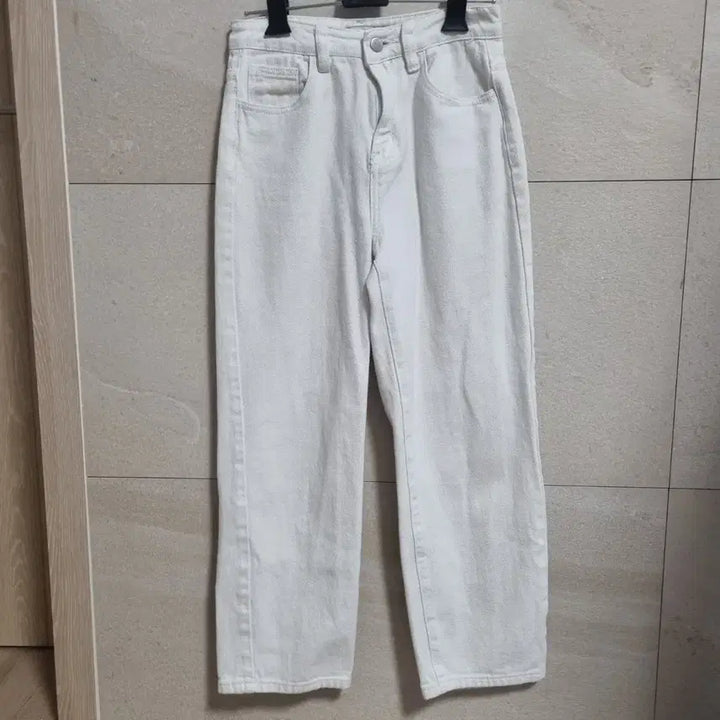 [SOLD OUT] 세미와이드 흰색 바지 26 사이즈