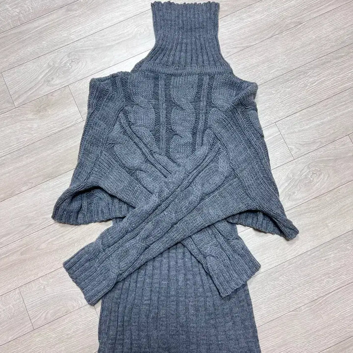 [BUNJANG] Gray Twist Knit Two-Piece Set / 그레이 꽈배기니트 투피스 세트