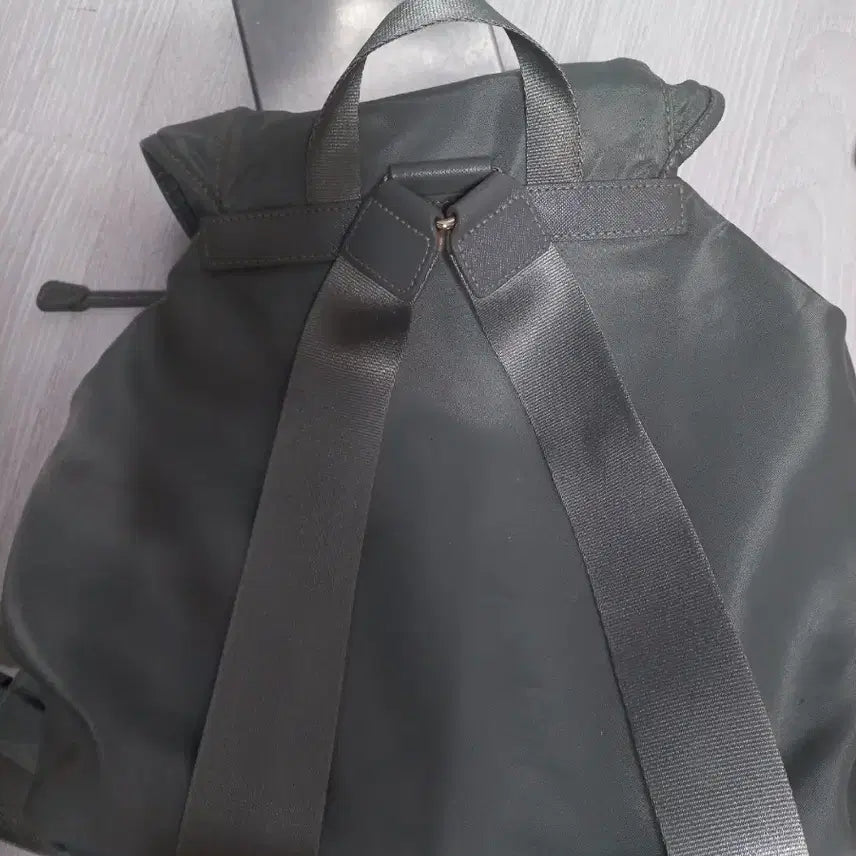 [BUNJANG] Metrocity Fabric Lightweight Backpack - Light Khaki / (미사용)메트로시티 패브릭 경량 백팩. 라이트 카키