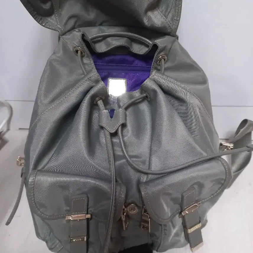 [BUNJANG] Metrocity Fabric Lightweight Backpack - Light Khaki / (미사용)메트로시티 패브릭 경량 백팩. 라이트 카키