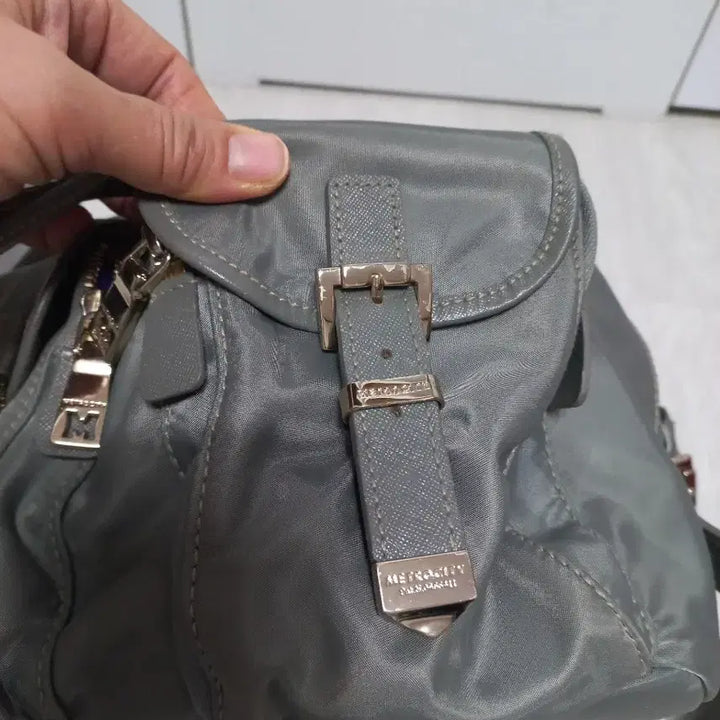 [BUNJANG] Metrocity Fabric Lightweight Backpack - Light Khaki / (미사용)메트로시티 패브릭 경량 백팩. 라이트 카키