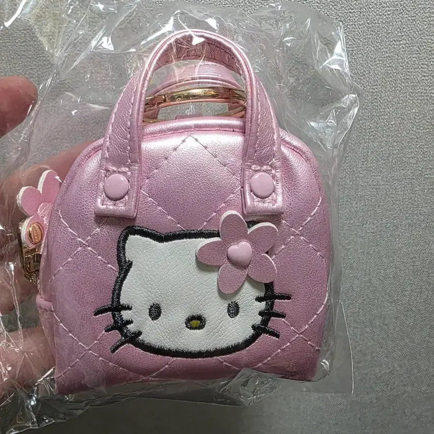 [BUNJANG] Sanrio Kitty Quilt Pouch / 산리오 키티 퀼트 파우치