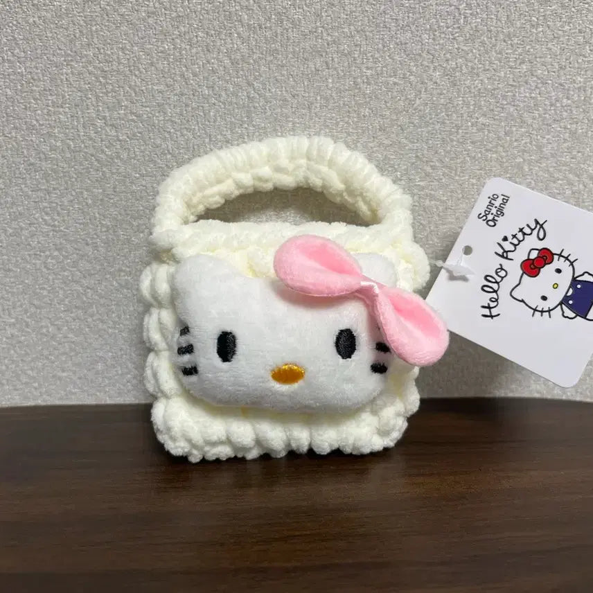 [BUNJANG] Hello Kitty Knitted Mini Bag Pouch / 헬로키티 뜨개 미니 가방 에어팟 이어폰 파우치 인형 뽑기