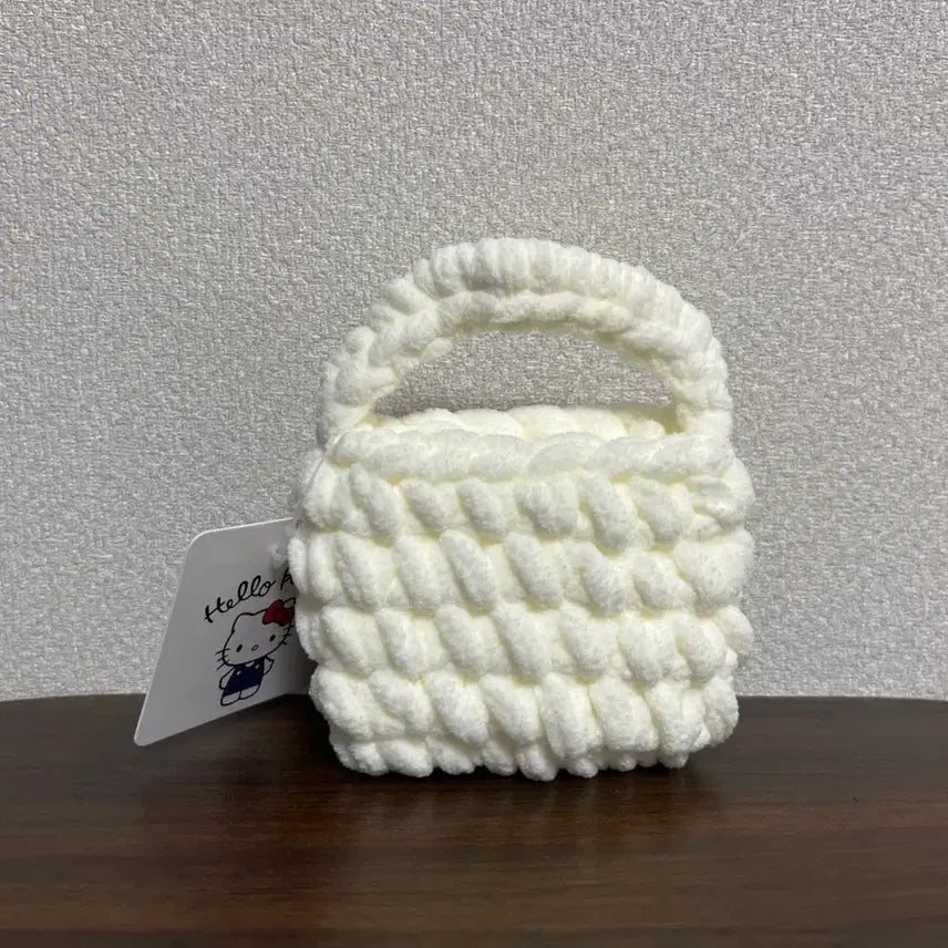 [BUNJANG] Hello Kitty Knitted Mini Bag Pouch / 헬로키티 뜨개 미니 가방 에어팟 이어폰 파우치 인형 뽑기