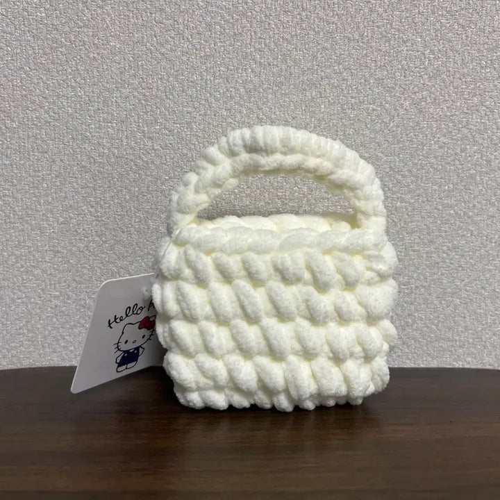 [BUNJANG] Hello Kitty Knitted Mini Bag Pouch / 헬로키티 뜨개 미니 가방 에어팟 이어폰 파우치 인형 뽑기