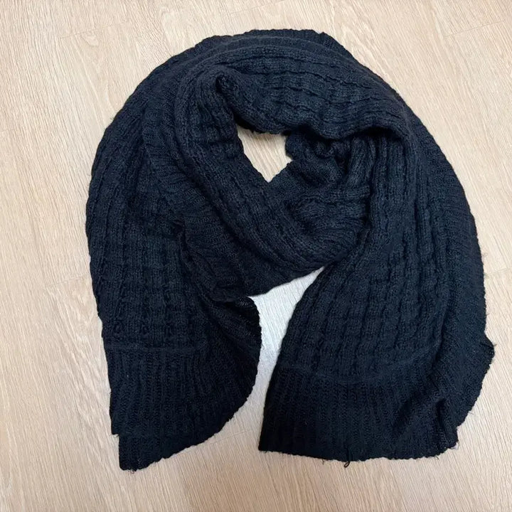 [BUNJANG] Black Knit Scarf Shawl / 블랙 니트 목도리겸 숄(사용감 있음)