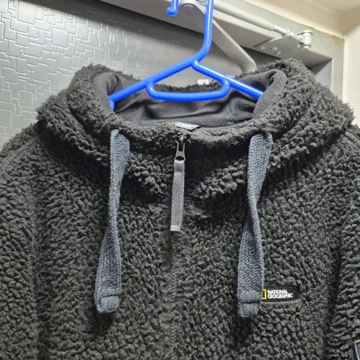 [BUNJANG] National Geographic Fleece Hoodie Black / 내셔널지오그래픽 후리스 후드집업 블랙