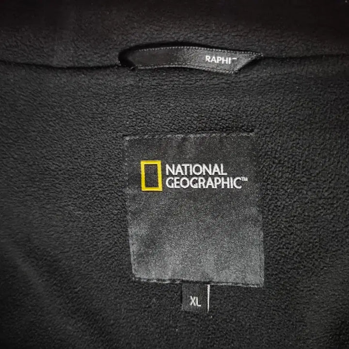 [BUNJANG] National Geographic Fleece Hoodie Black / 내셔널지오그래픽 후리스 후드집업 블랙