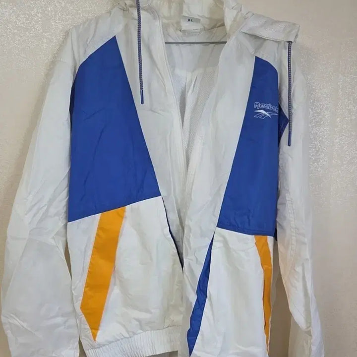 [BUNJANG] Reebok Windbreaker XL White/Blue/Yellow / 리복 바람막이 XL 화이트/블루/옐로우