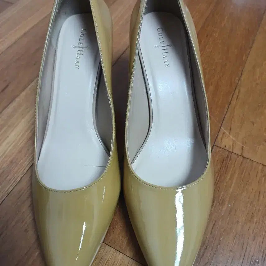 [BUNJANG] Cole Haan Beige Enamel Pumps Heels / 콜한 펌프스 힐 베이지 에나멜