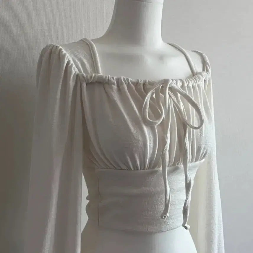 [BUNJANG] Square Neck Shirred Puff Sleeve Blouse / 스퀘어넥 셔링 퍼프 리본 블라우스