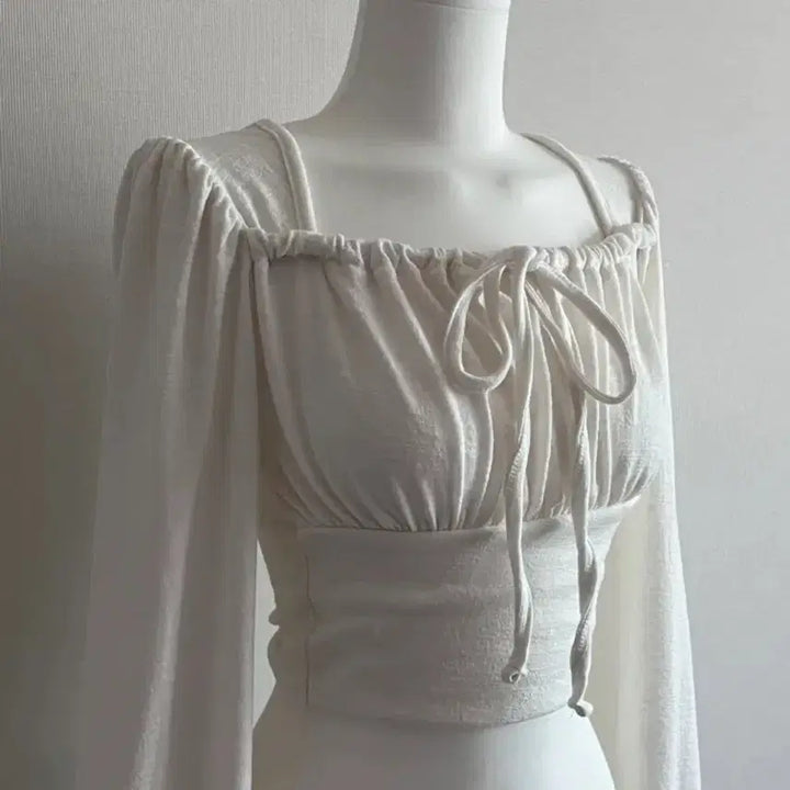 [BUNJANG] Square Neck Shirred Puff Sleeve Blouse / 스퀘어넥 셔링 퍼프 리본 블라우스