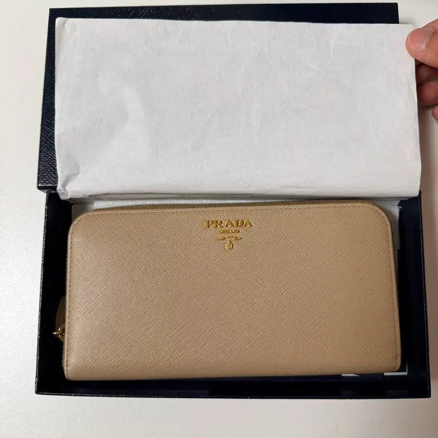 [BUNJANG] Prada Saffiano Metal Logo Zip Long Wallet / 프라다 사피아노 메탈로고 지퍼 장지갑 카멜