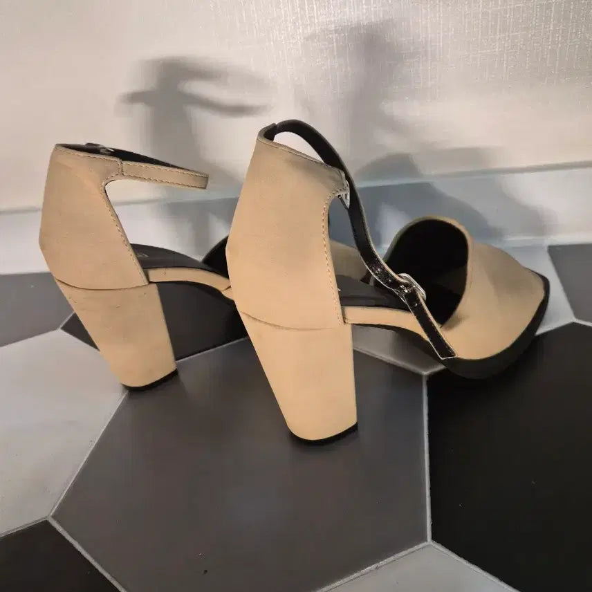 [BUNJANG] MIXSO Beige Strap Sandals 245mm / MIXSO 베이지 샌들 245mm(새상품)