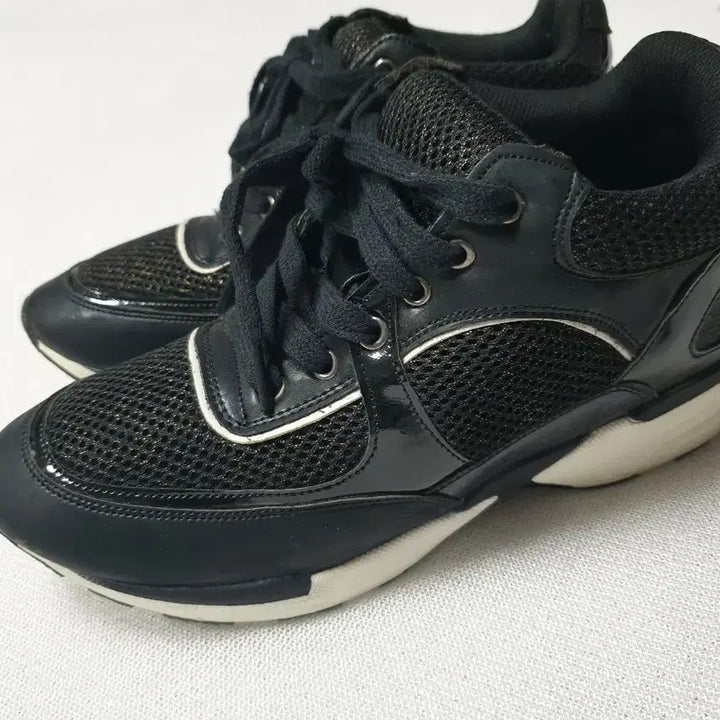 [BUNJANG] LAP Mesh Sneakers / LAP 블랙 메쉬 굽높이 스니커즈 235