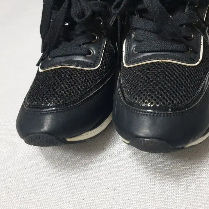 [BUNJANG] LAP Mesh Sneakers / LAP 블랙 메쉬 굽높이 스니커즈 235
