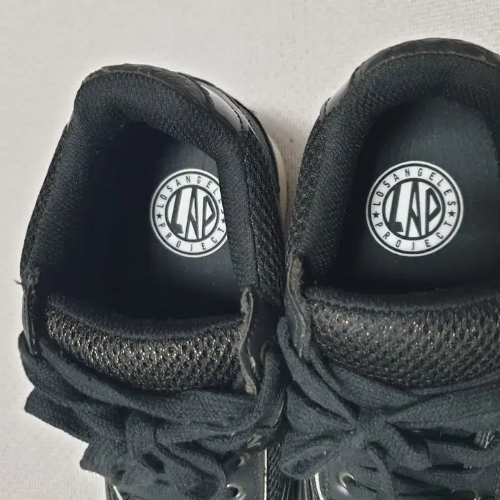 [BUNJANG] LAP Mesh Sneakers / LAP 블랙 메쉬 굽높이 스니커즈 235