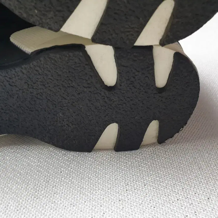 [BUNJANG] LAP Mesh Sneakers / LAP 블랙 메쉬 굽높이 스니커즈 235