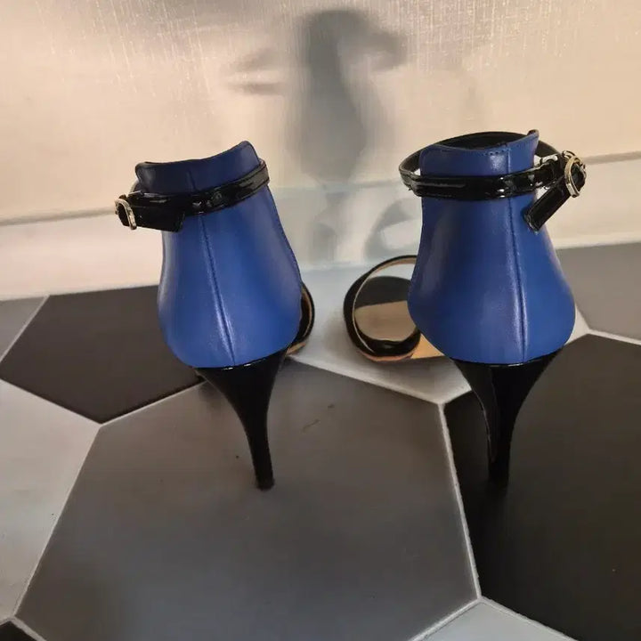 [BUNJANG] Danyelanni Ankle Strap Heeled Sandals / 블랙 앵클 스트랩 힐 샌들 240(새상품)