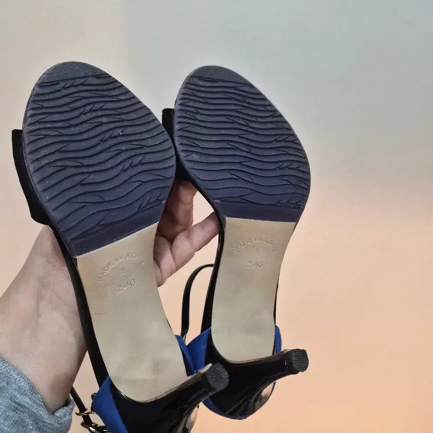 [BUNJANG] Danyelanni Ankle Strap Heeled Sandals / 블랙 앵클 스트랩 힐 샌들 240(새상품)