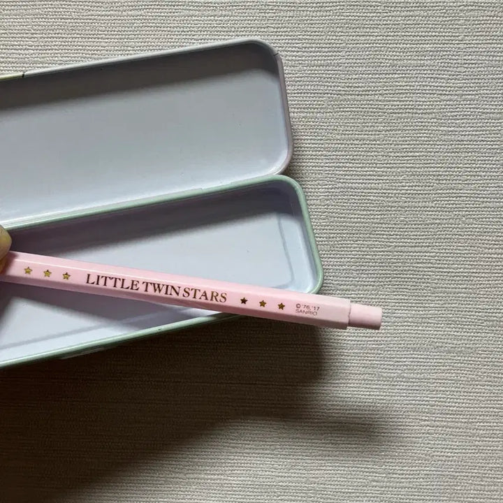 [BUNJANG] Sanrio Kiki &amp; Lala Tin Case with Pen Set / 고전 키키라라 틴케이스(볼펜set)