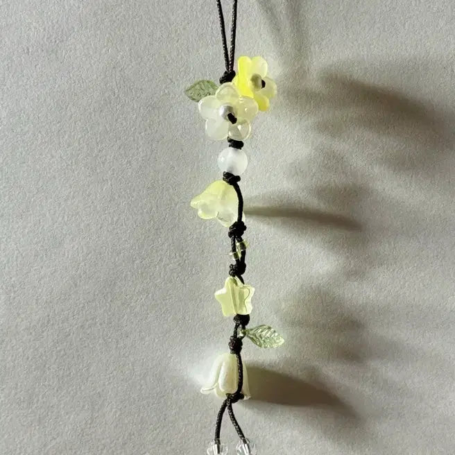 [BUNJANG] Handmade Knotted Flower Keychain / 개나리 꽃 매듭키링 비즈매듭키링 비즈키링 책갈피(실물이 더 이뻐요)
