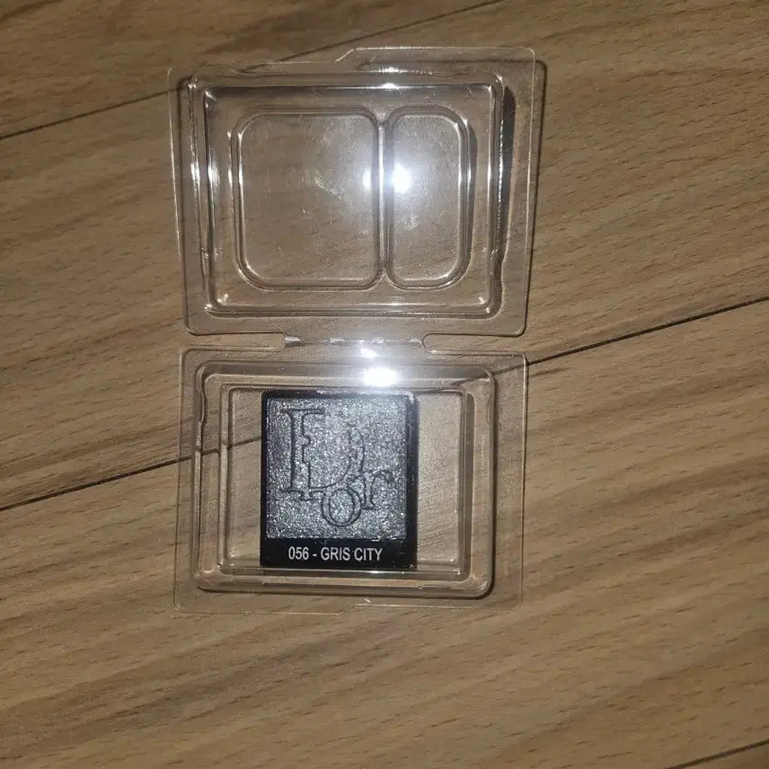 [BUNJANG] Dior 056 Gris City Eyeshadow / 디올 싱글 섀도우 056 GRIS CITY