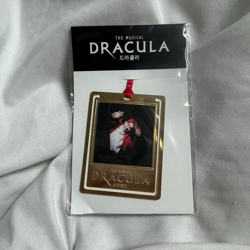 [BUNJANG] Kim Junsu Dracula Bookmark / 김준수 시아준수 샤큘 드라큘라 굿즈 책갈피